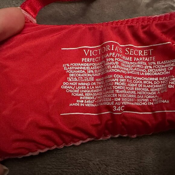 Victoria Secret Red Push-up - Picture 3 of 3